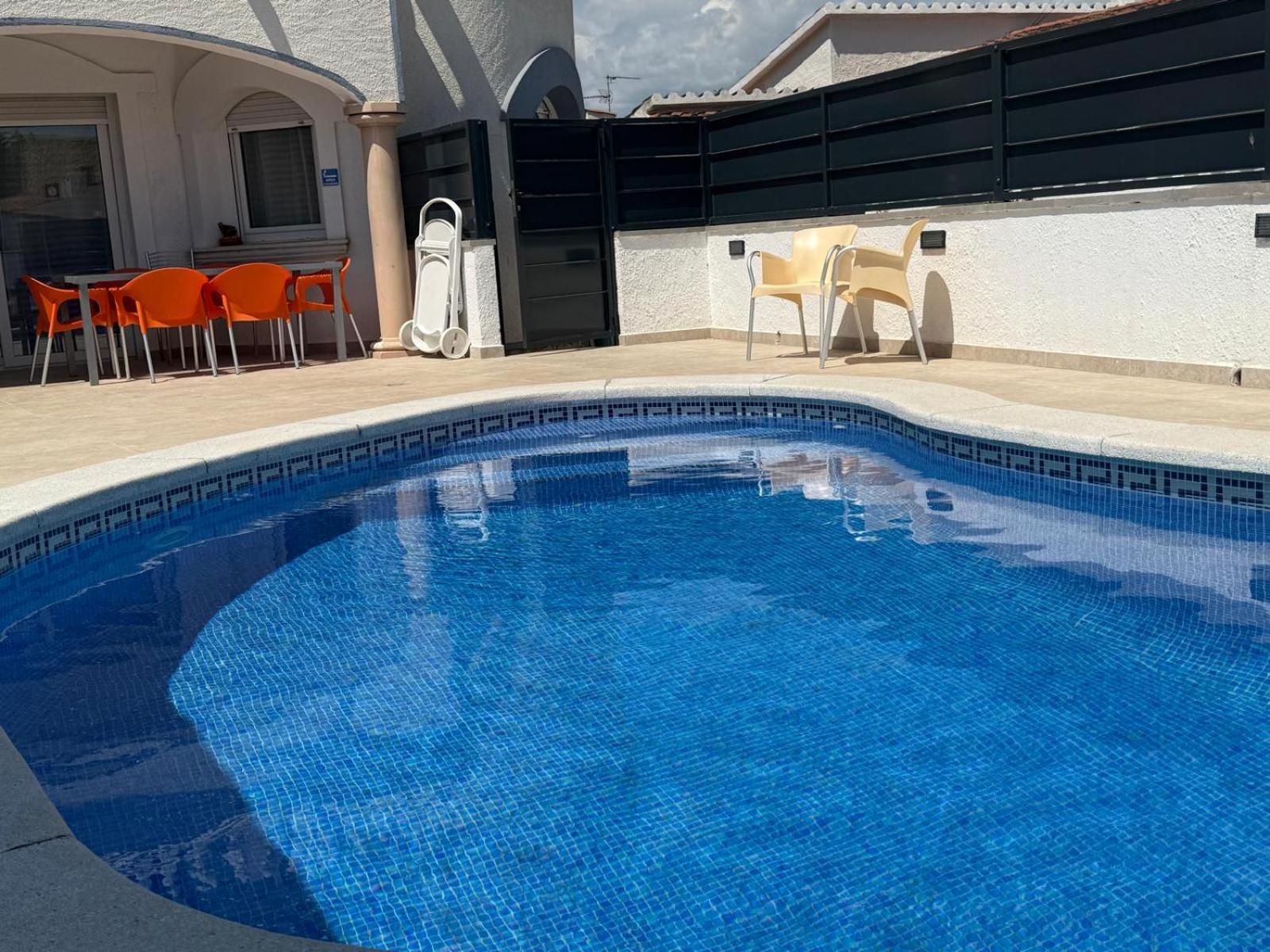 Villa Raquel Koky Empuriabrava Esterno foto